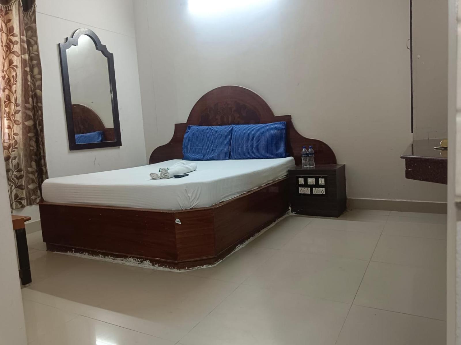 Sree Balaji Hotel - Lodge Kanyakumari Exterior photo